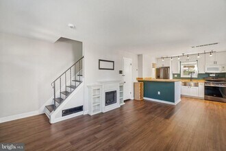 5822 Fifer Dr in Alexandria, VA - Foto de edificio - Building Photo