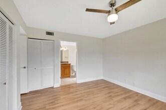 1560 Windorah Way, Unit Windorah Way B in West Palm Beach, FL - Building Photo - Building Photo