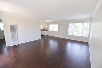 248 Avenida Del Poniente in San Clemente, CA - Building Photo - Building Photo