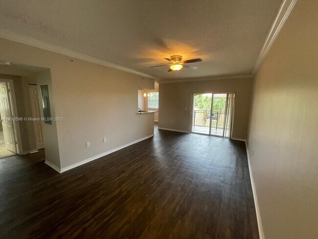 11650 SW 2nd St, Unit 307 in Pembroke Pines, FL - Building Photo - Building Photo