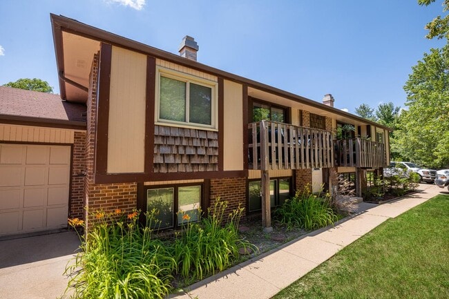 6011 Queens Dr in Lincoln, NE - Building Photo - Building Photo