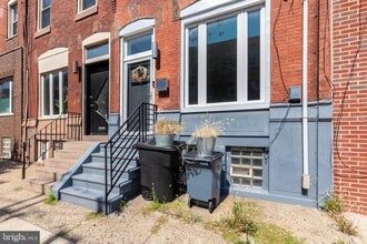 1711 Moore St in Philadelphia, PA - Building Photo - Building Photo