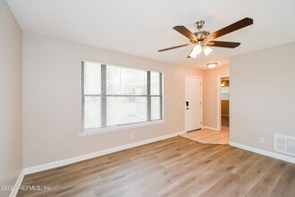 1019 Winstonian Way St in Jacksonville, FL - Building Photo - Building Photo