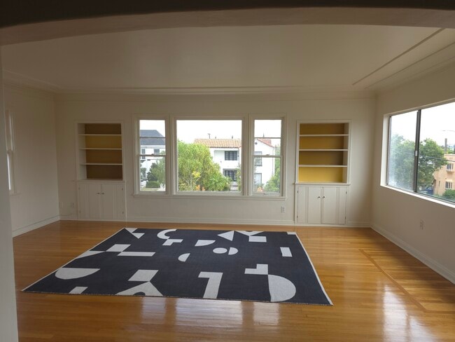 property at 1567 S Ogden Dr