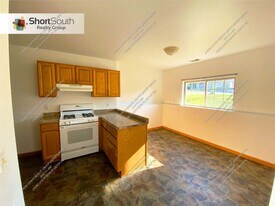 1236 Jack Pine Way in Kalamazoo, MI - Building Photo