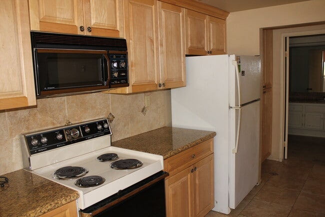 property at 3882 Radcliffe Ln