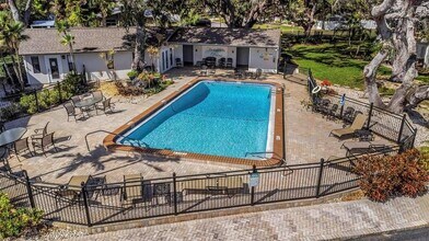 718 Lyndhurst St in Dunedin, FL - Building Photo - Building Photo