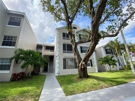 2841 N Oakland Forest Dr, Unit 107 in Oakland Park, FL - Building Photo