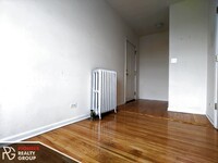 918 W Dakin St, Unit 320 in Chicago, IL - Building Photo - Building Photo