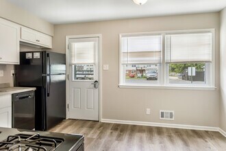 240 W Newhall Ave in Waukesha, WI - Building Photo - Building Photo