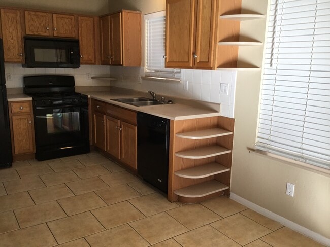 2300 Pomelo Pl NW in Albuquerque, NM - Foto de edificio - Building Photo