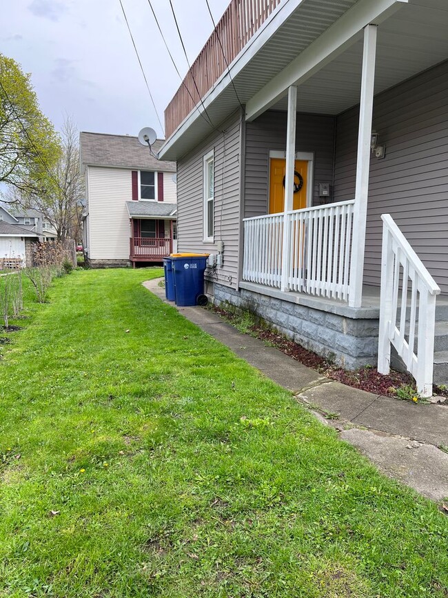 1049 Park St SW in Grand Rapids, MI - Building Photo - Building Photo