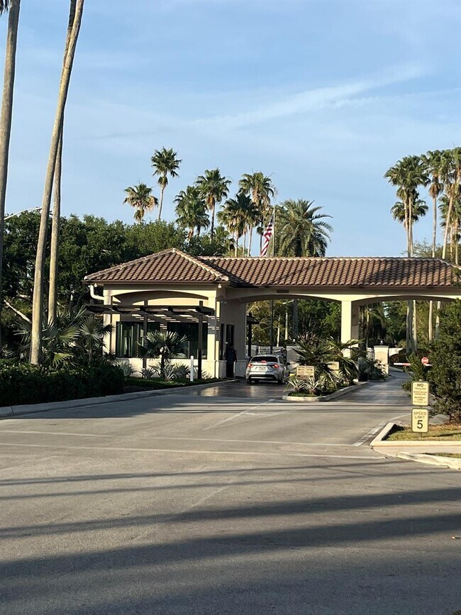 10321 Panama St in Hollywood, FL - Building Photo - Building Photo
