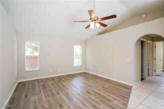 18257 Columbine Rd in Ft. Myers, FL - Building Photo - Building Photo