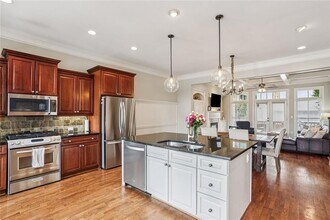 805 Highland Green Way NE in Atlanta, GA - Building Photo - Building Photo