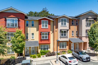 The Meadows at Fountaingrove in Santa Rosa, CA - Building Photo - Building Photo