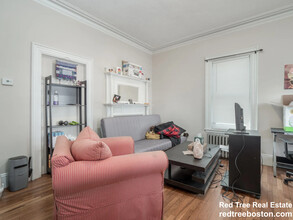 44 Cameron Ave, Unit 2 in Somerville, MA - Building Photo - Building Photo