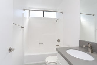 1820 Whitley in Hollywood, CA - Building Photo - Interior Photo