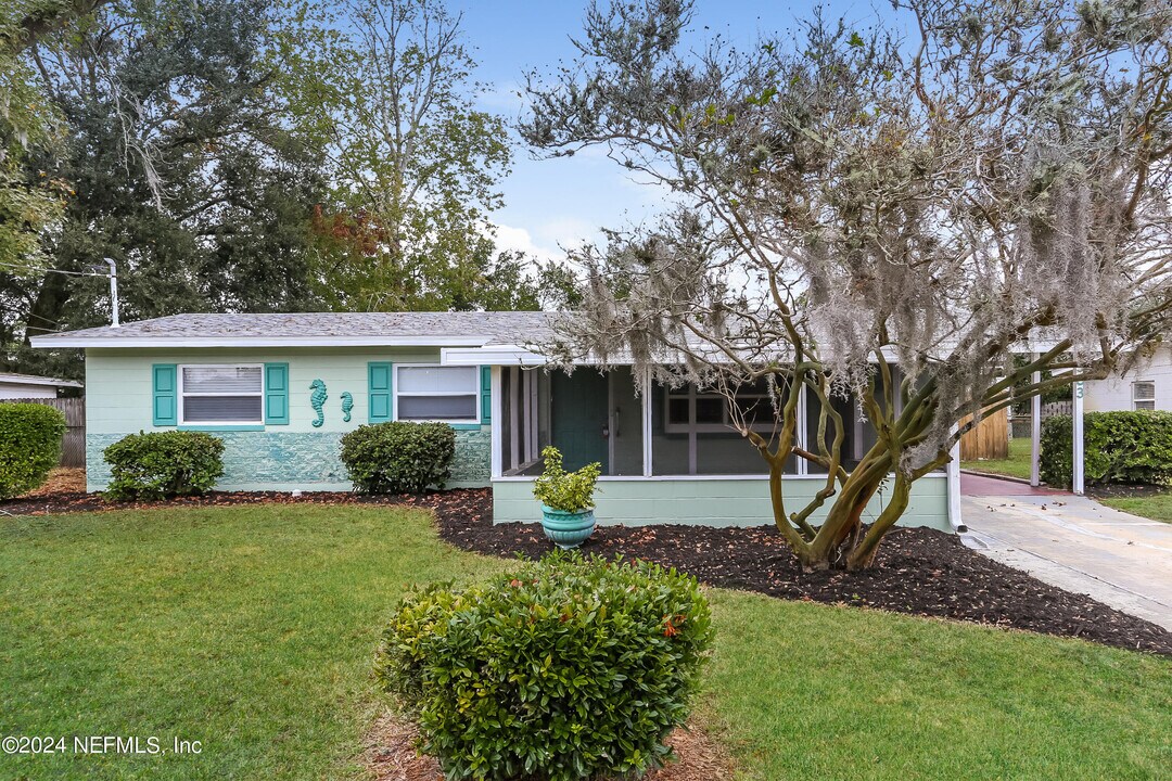 303 Renne Dr N in Jacksonville, FL - Building Photo