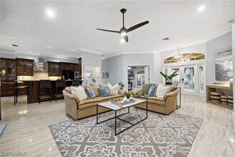 28399 Del Lago Way in Bonita Springs, FL - Foto de edificio - Building Photo