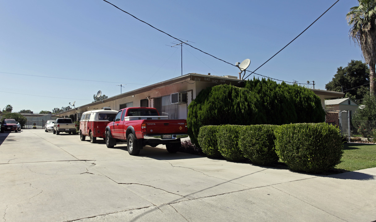 1630-1644 Garden Dr in San Bernardino, CA - Building Photo