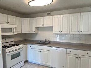 1 Pond St in Winthrop, MA - Building Photo - Building Photo