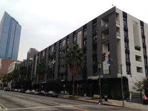 Vero Lofts in Los Angeles, CA - Building Photo - Building Photo