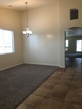 13003 Lake Pueblo Way in Bakersfield, CA - Building Photo - Building Photo