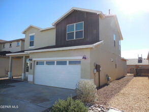 6088 Hidden Row Ave in El Paso, TX - Foto de edificio - Building Photo