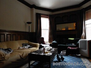 849 Beacon St, Unit 2 in Boston, MA - Foto de edificio - Building Photo