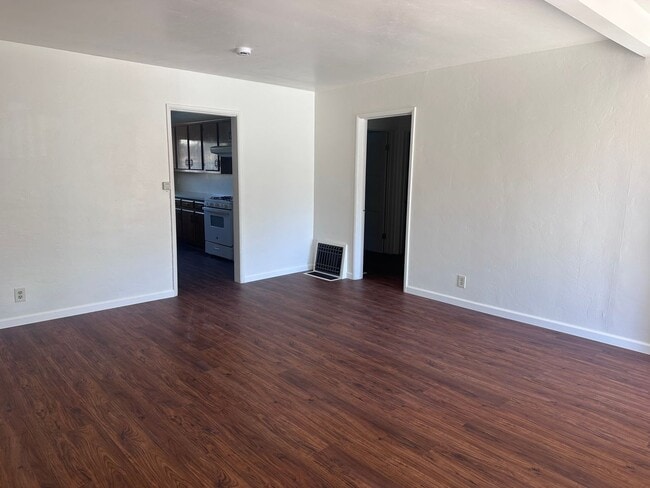 331 W 14th St in Los Angeles, CA - Building Photo - Building Photo