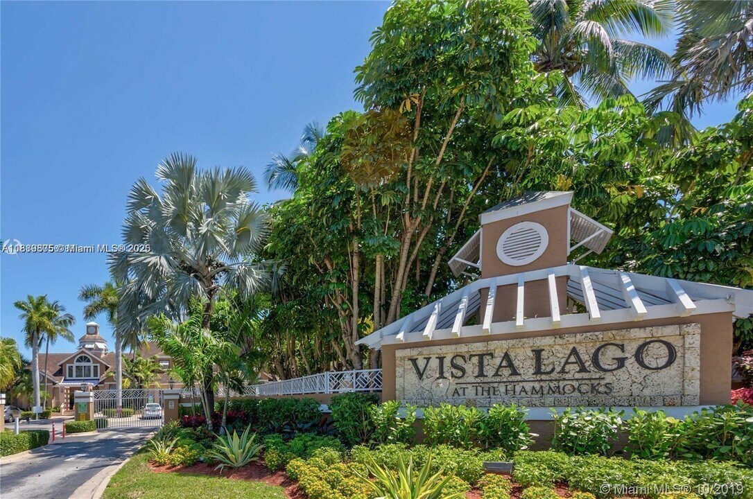 10691 SW 155th Pl in Miami, FL - Building Photo