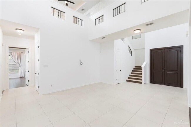 2502 W Elbrus Ave in Edinburg, TX - Building Photo - Building Photo