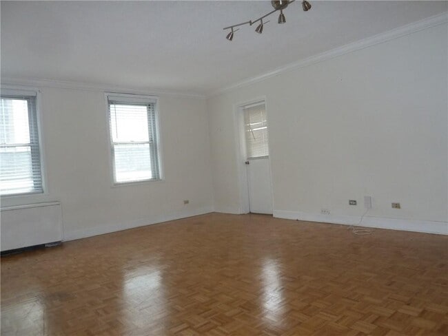 300 Peachtree St NE in Atlanta, GA - Building Photo - Building Photo