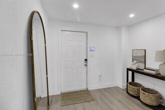 18361 NE 20th Pl in North Miami Beach, FL - Building Photo - Building Photo