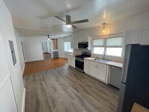 293 Boston Ave, Unit 2 in Medford, MA - Building Photo - Building Photo