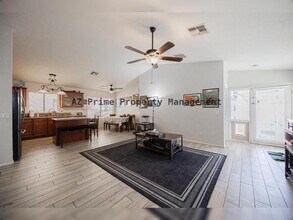 15614 N 34th St in Phoenix, AZ - Foto de edificio - Building Photo