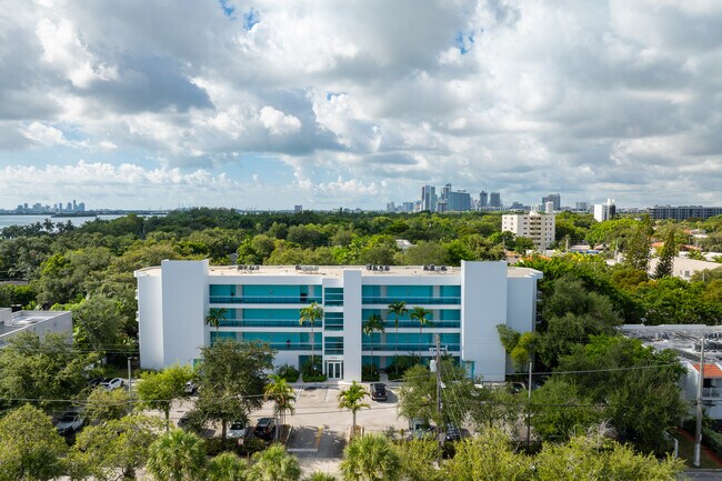 652 NE 63rd St in Miami, FL - Building Photo - Building Photo