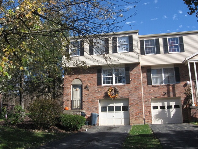 210 Quail Run Rd in Venetia, PA - Building Photo - Building Photo