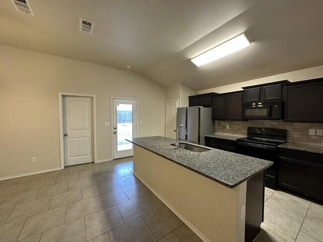 6903 Corral Dr in Midland, TX - Building Photo - Building Photo