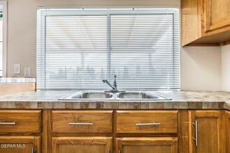 3048 Yarwood Dr in El Paso, TX - Building Photo - Building Photo