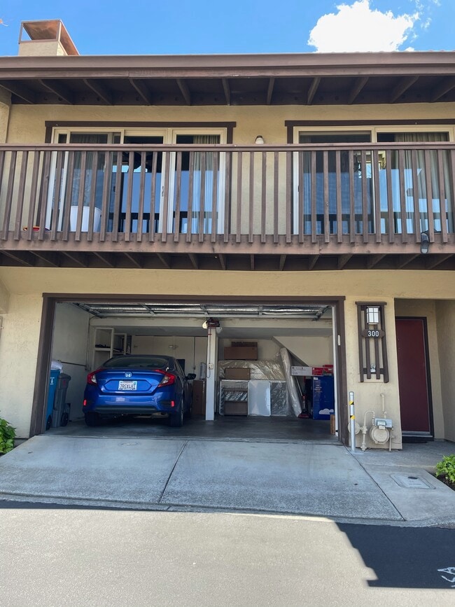 300 Kathy Ellen Dr, Unit Kathy Ellen in Vallejo, CA - Building Photo - Building Photo