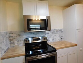 1081 Parkway Ln in Sebastian, FL - Foto de edificio - Building Photo