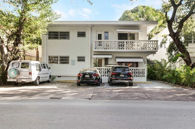 835 Meridian Ave