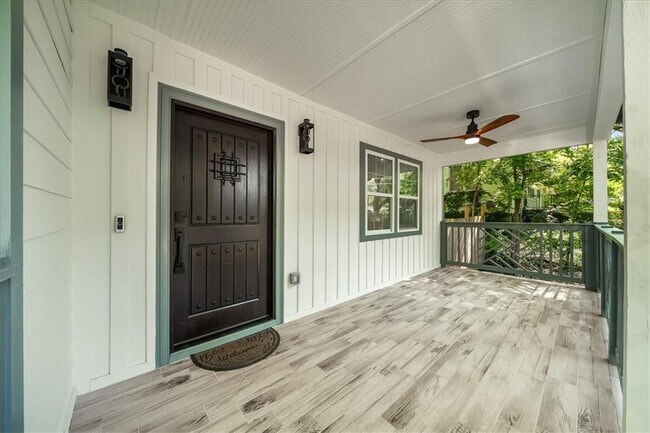 1415 Almont Dr SW in Atlanta, GA - Building Photo - Building Photo