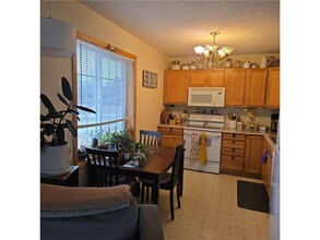 1613 County Rd D E in Maplewood, MN - Building Photo - Building Photo