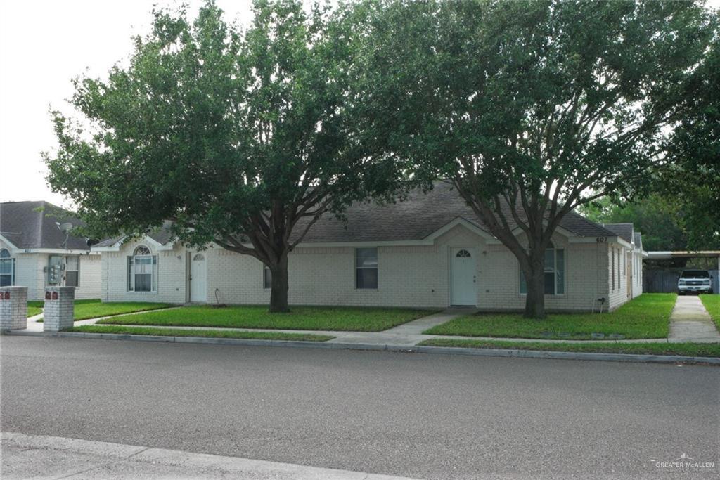 1 La Mancha Dr in Edinburg, TX - Building Photo