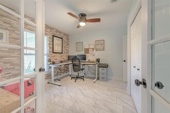 4810 Centerbrook Ct in Tampa, FL - Building Photo - Building Photo