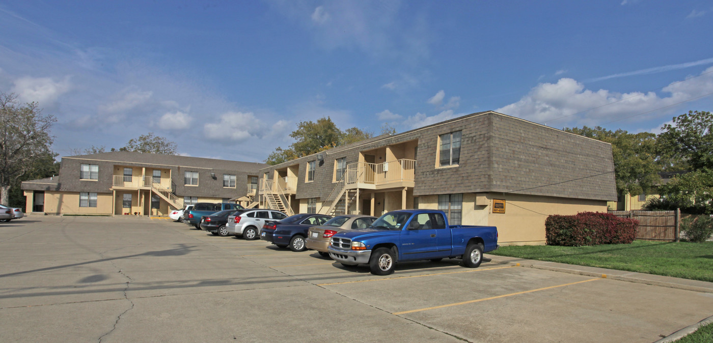 Hickory House in Denton, TX - Foto de edificio