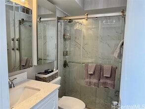 2345 Ala Wai Blvd in Honolulu, HI - Building Photo - Building Photo